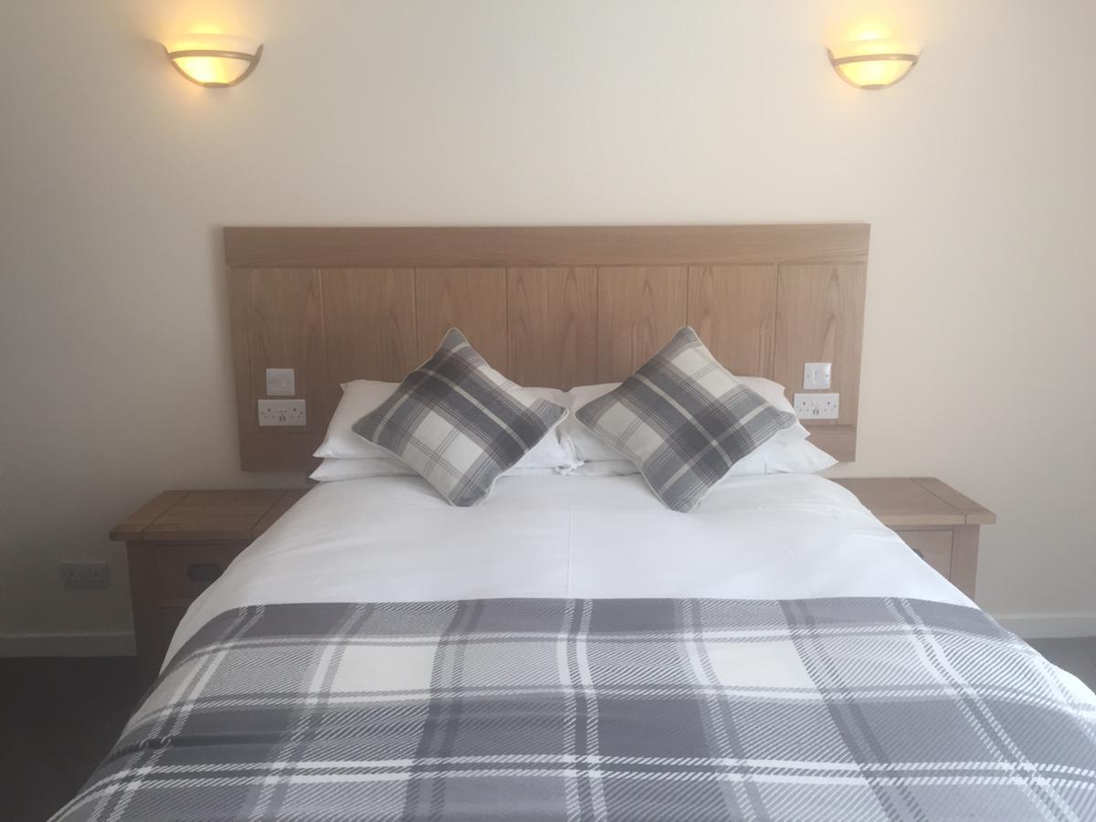 Caledonian Hotel Portree Ngoại thất bức ảnh