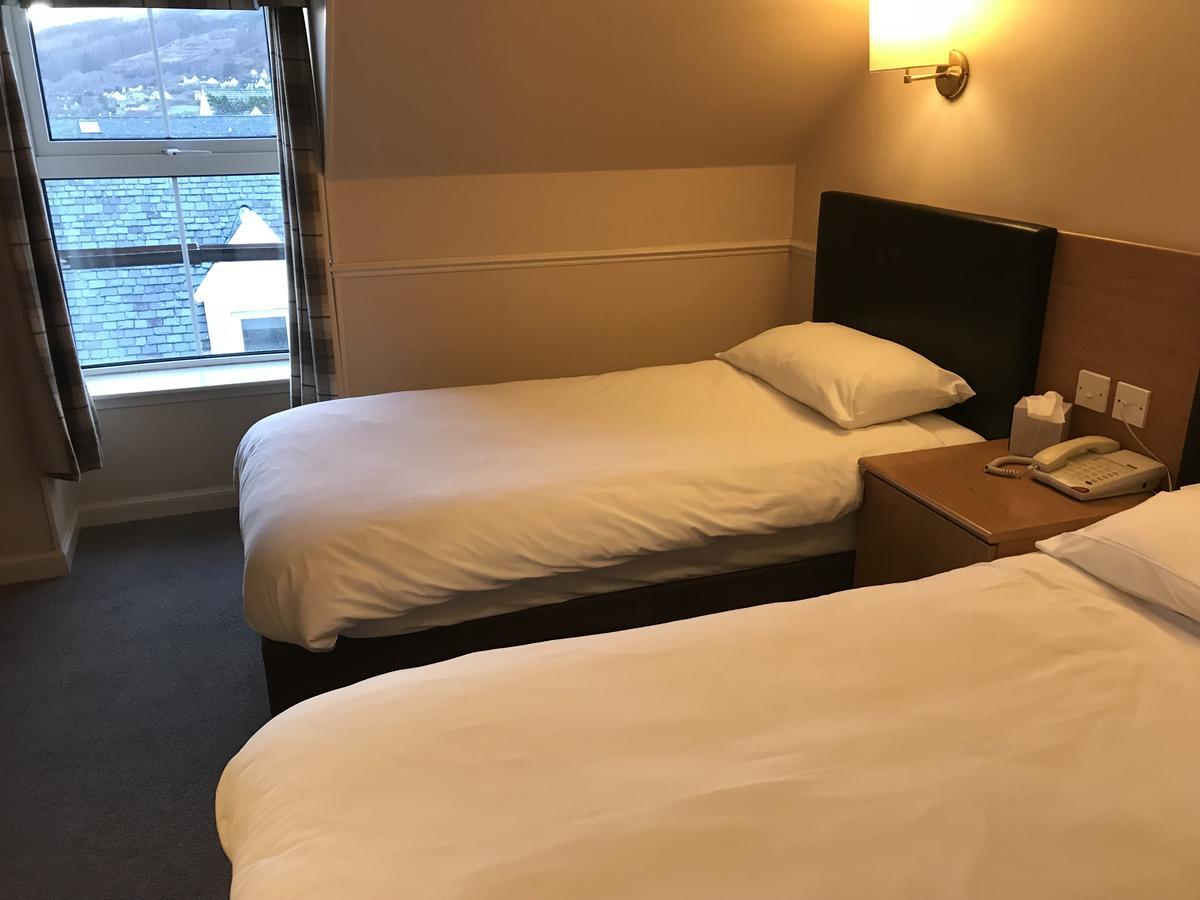 Caledonian Hotel Portree Ngoại thất bức ảnh