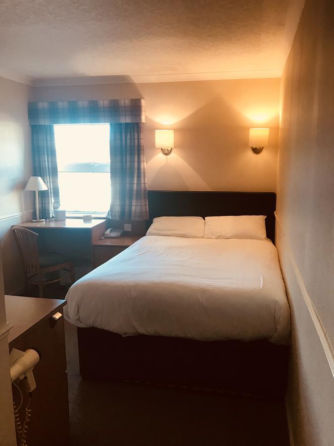 Caledonian Hotel Portree Ngoại thất bức ảnh